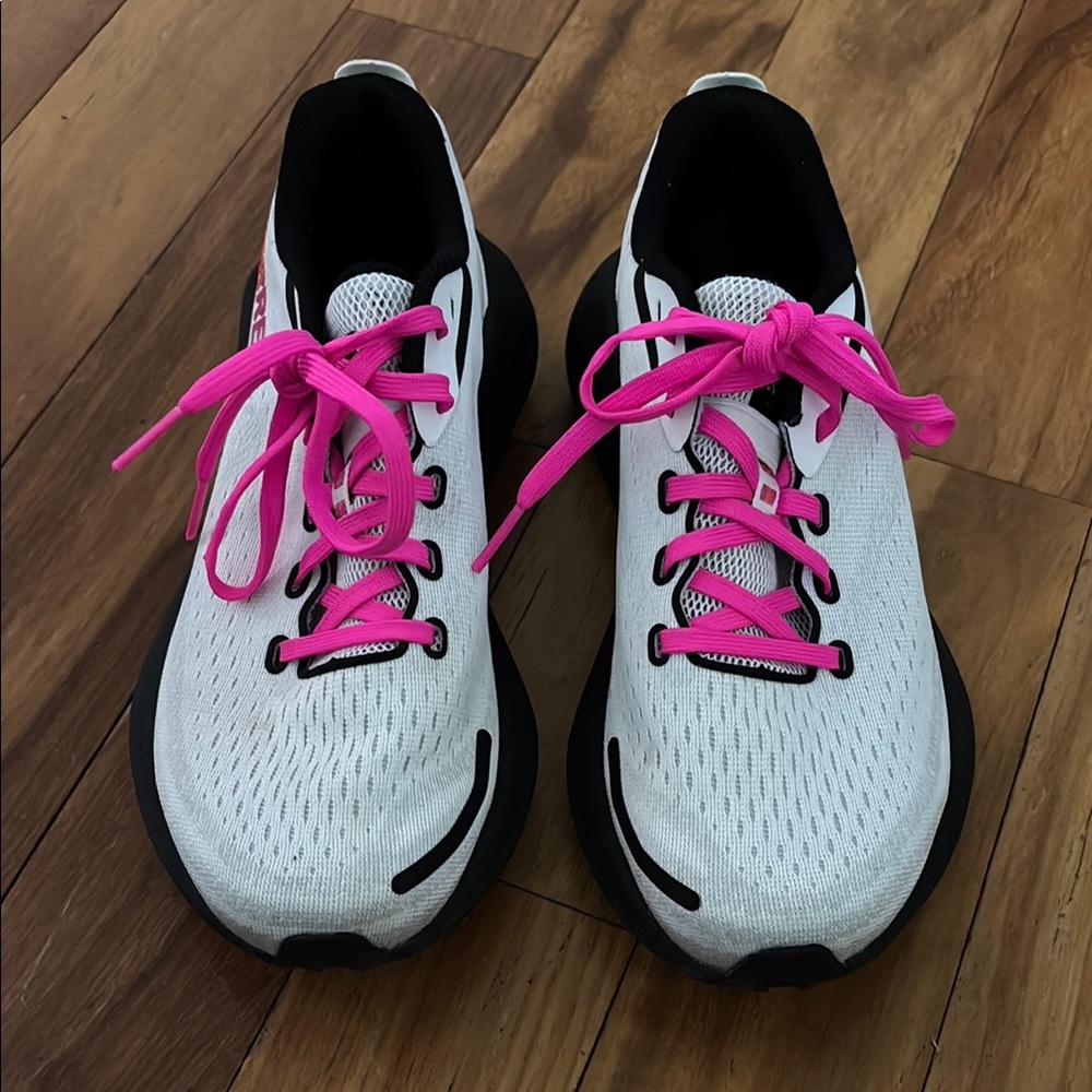 Merrell tennis shoes sz 7